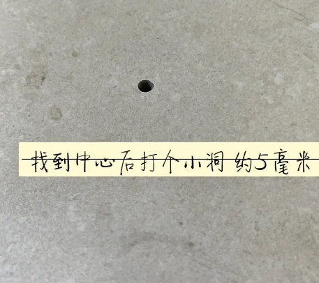 宜州瓷砖空鼓维修公司专业解答在瓷砖铺贴过程中，如果砂料搅拌不均匀，将会带来以下问题
